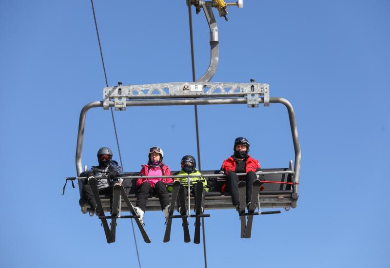Na Bjelašnici skijanje i druženje na čistom zraku - Na Bjelašnici skijanje i druženje na čistom zraku